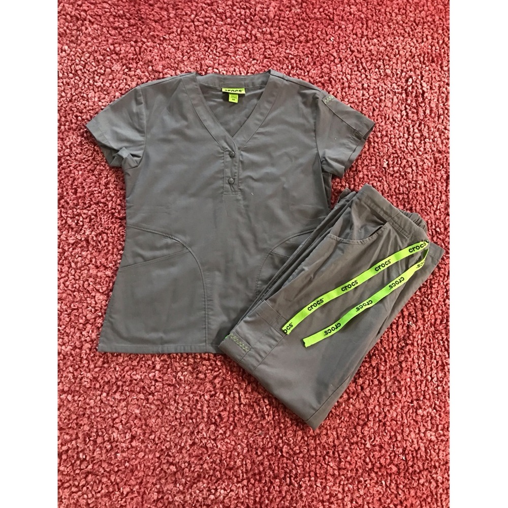 CROCS Dark Grey XS/XSP Scrub Top and Pants Set